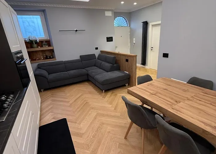 Apartment Adrian House *
